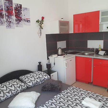 Studio Apartmani Ivanda Makarska Eksteriør billede