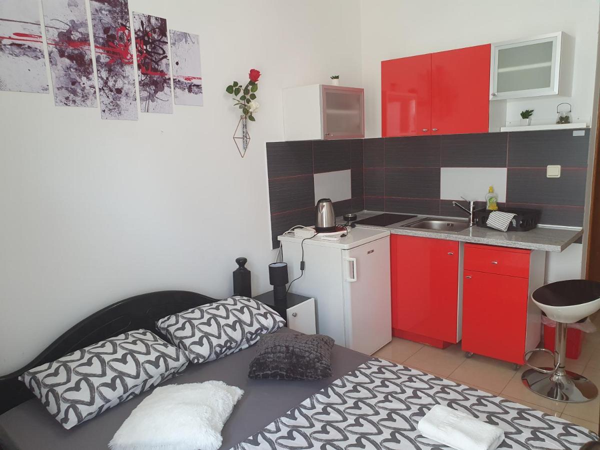 Studio Apartmani Ivanda Makarska Eksteriør billede