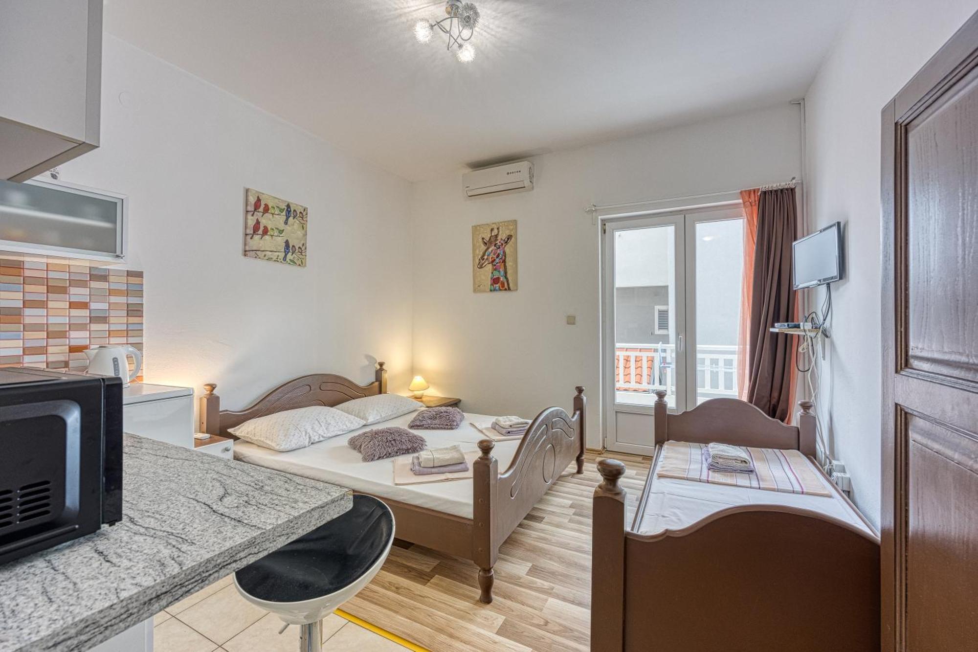 Studio Apartmani Ivanda Makarska Eksteriør billede