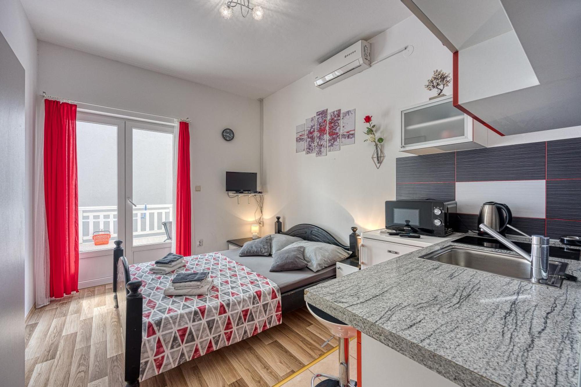Studio Apartmani Ivanda Makarska Eksteriør billede