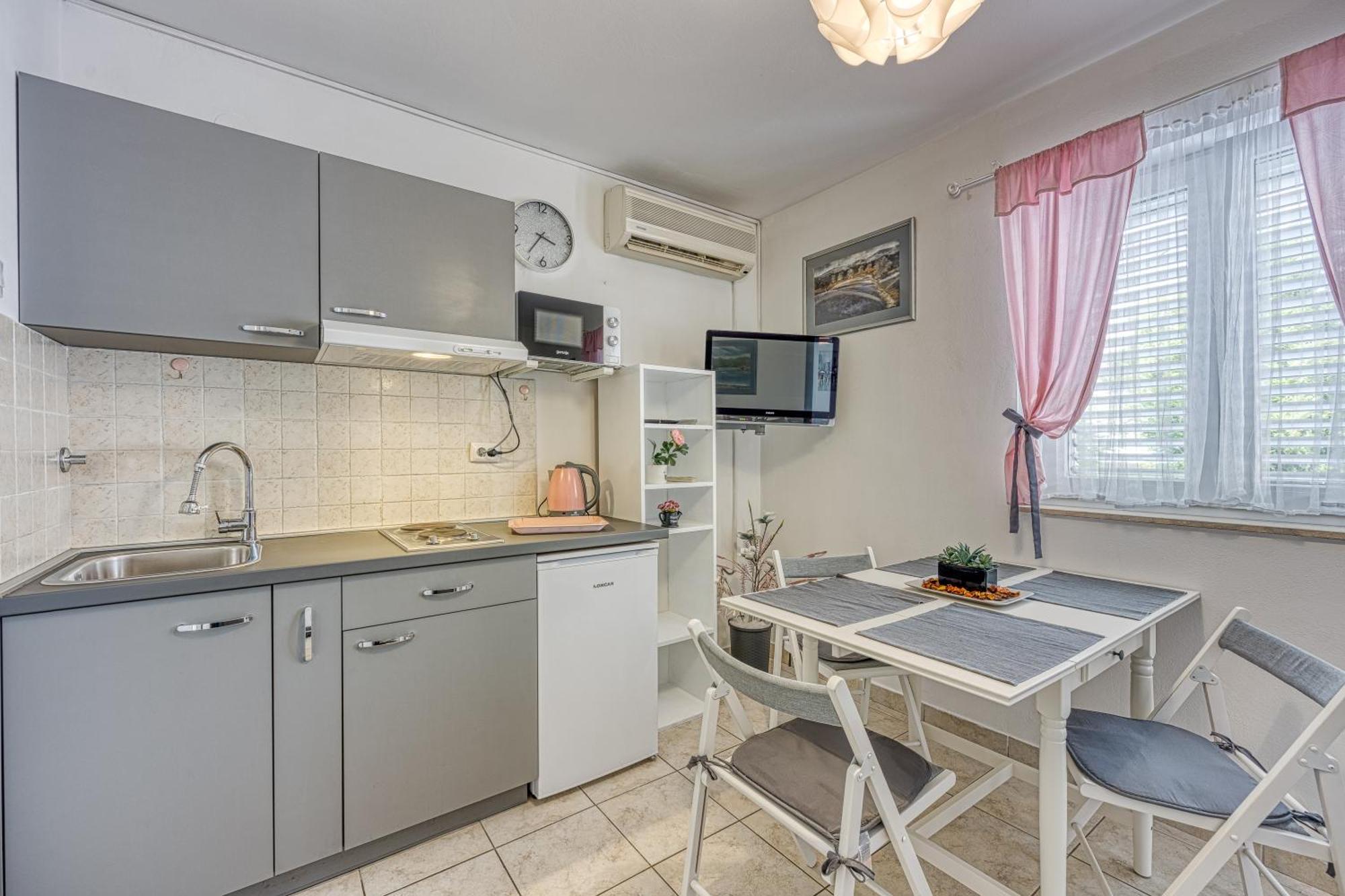 Studio Apartmani Ivanda Makarska Eksteriør billede