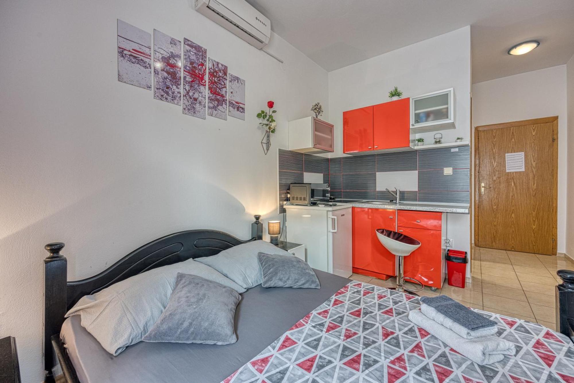 Studio Apartmani Ivanda Makarska Eksteriør billede